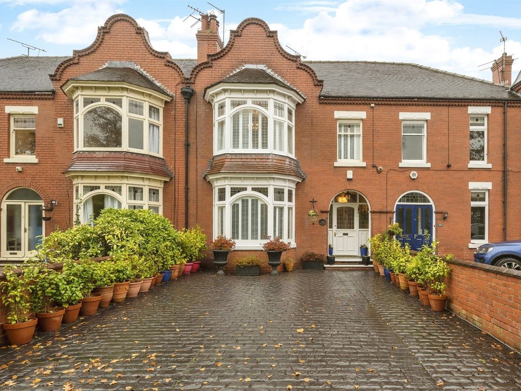 4 bed terraced house for sale in Town Moor Avenue, Town Moor, Doncaster