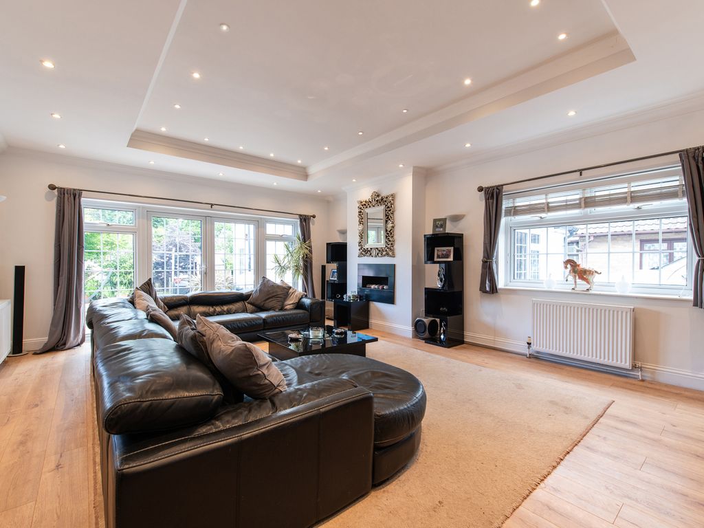 8 bed detached house for sale in Woodside, Wigmore, Rainham, Kent ME8