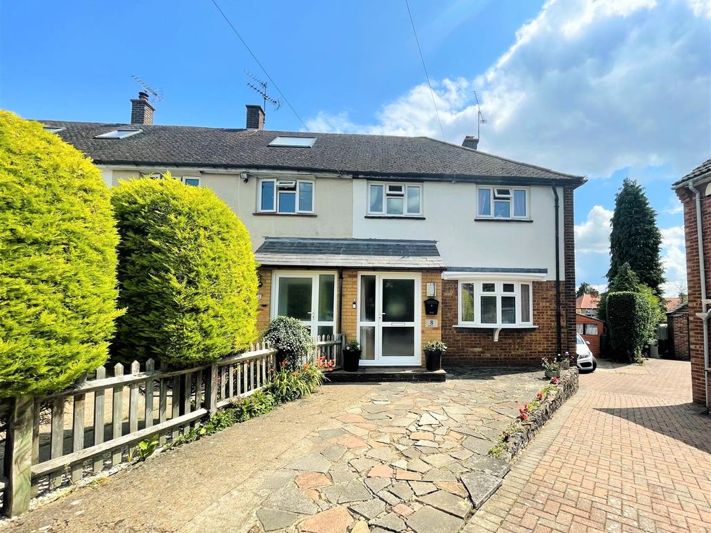 3 bed end terrace house for sale in Edgar Road, Kemsing, Sevenoaks TN15