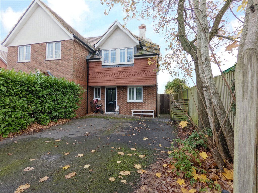 Hurlands Close Farnham Surrey GU9  