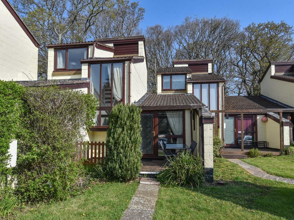 2 bed linkdetached house for sale in Creek Gardens, Wootton Bridge