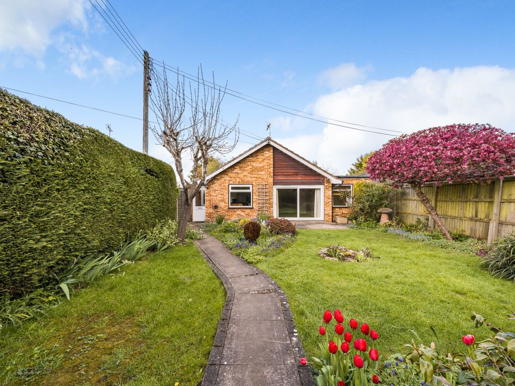 2 bed semidetached bungalow for sale in Upper Quinton, StratfordUpon