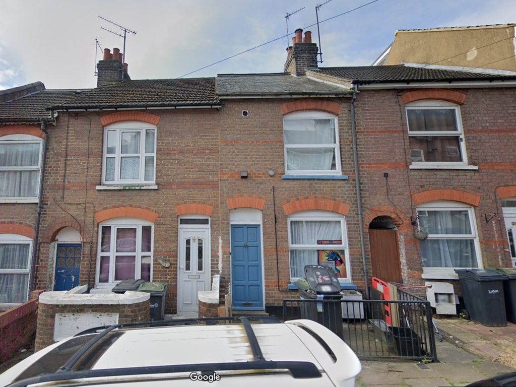 2 bed terraced house for sale in Milton Road, Luton LU1, £234,000 Zoopla