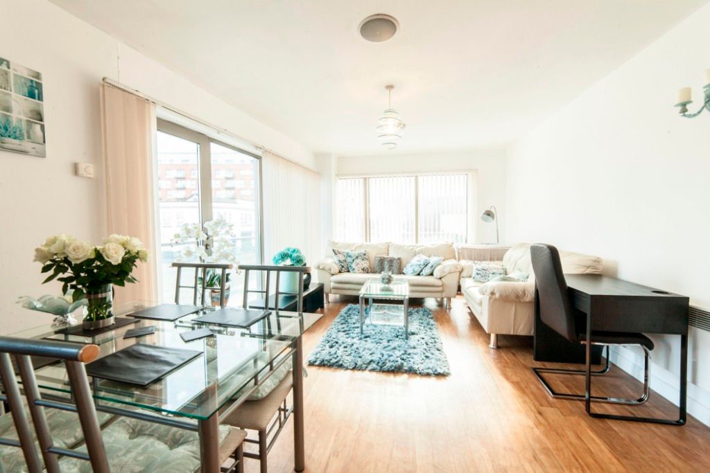 6 Ludgate Hill Blackley Manchester M4  