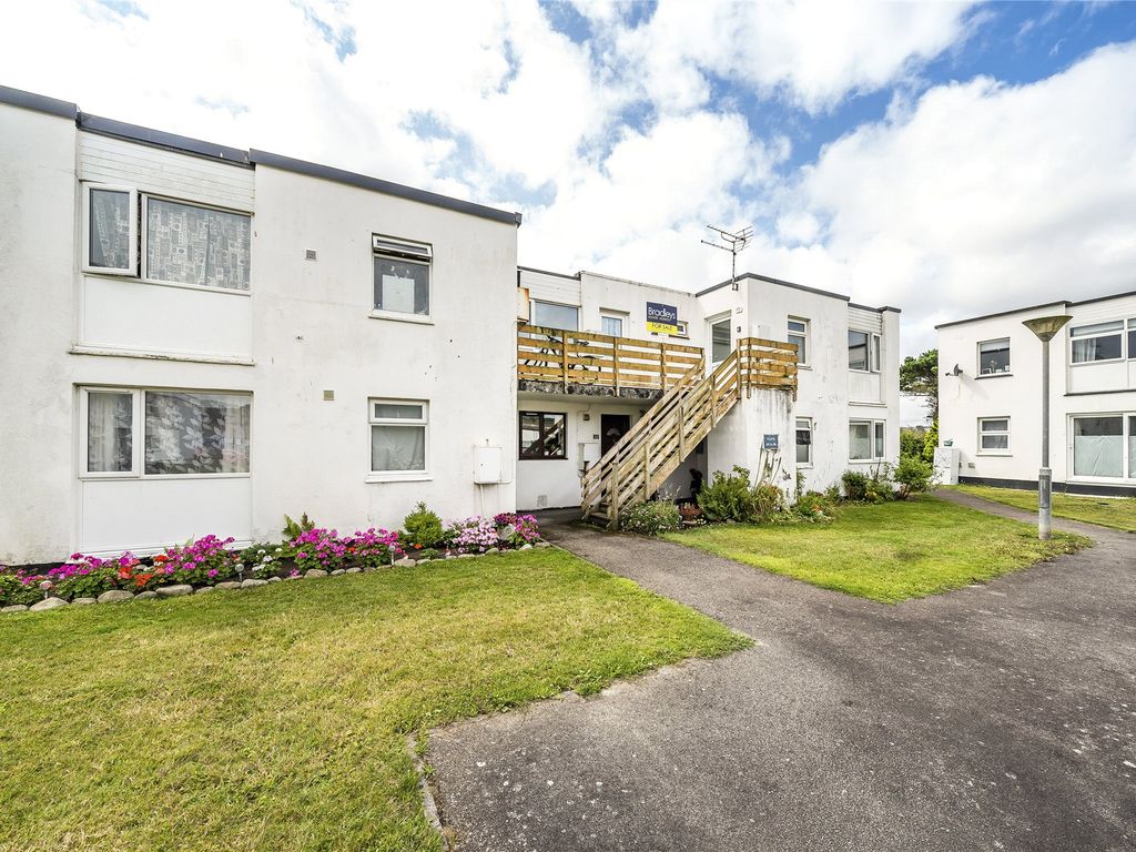 2 bed flat for sale in Jelbert Way, Eastern Green, Penzance, Cornwall