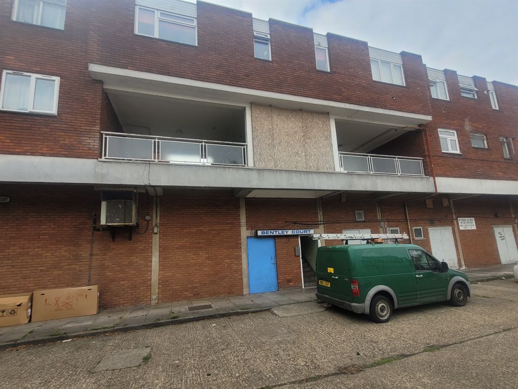 Moor Street Luton LU1  