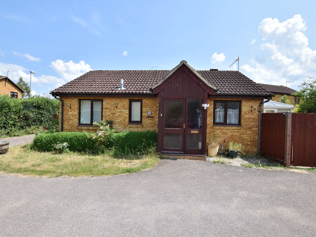 2 bed detached bungalow for sale in Roundhills Way, Sawtry, Huntingdon
