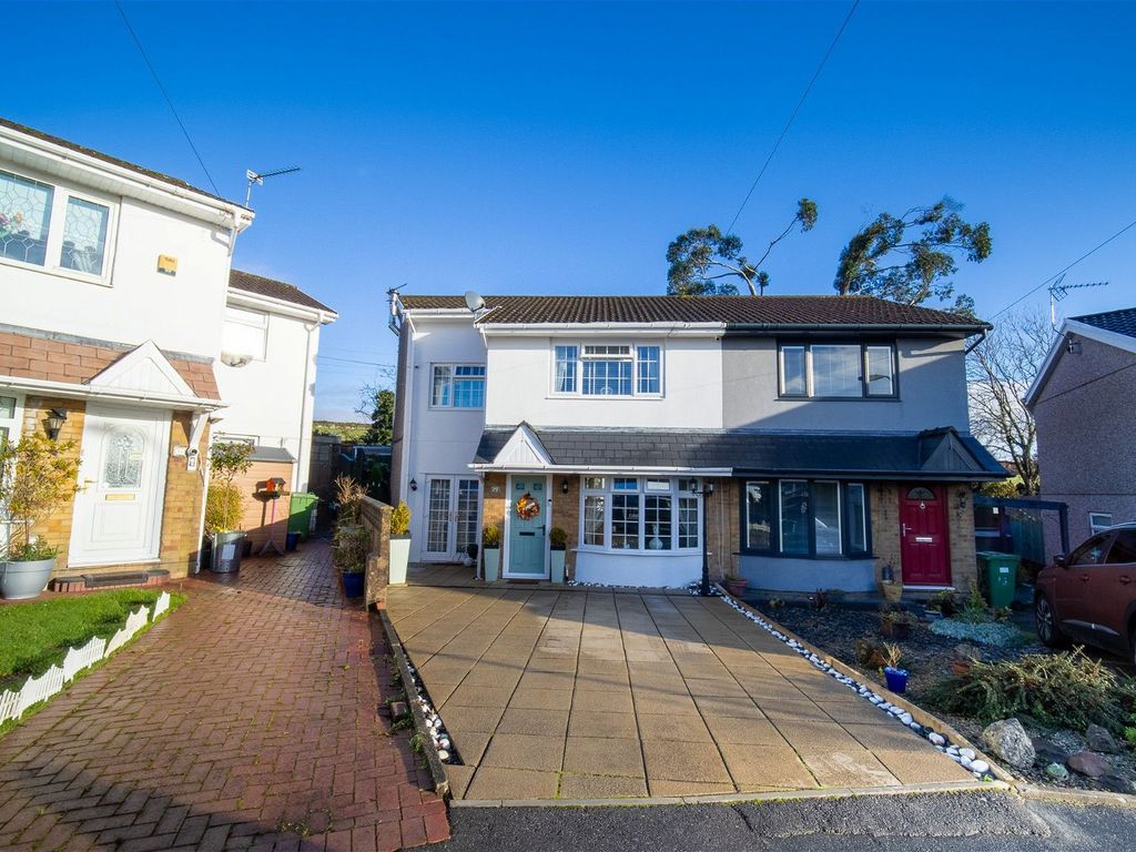 4 bed semidetached house for sale in St. Andrews Road, Penycoedcae