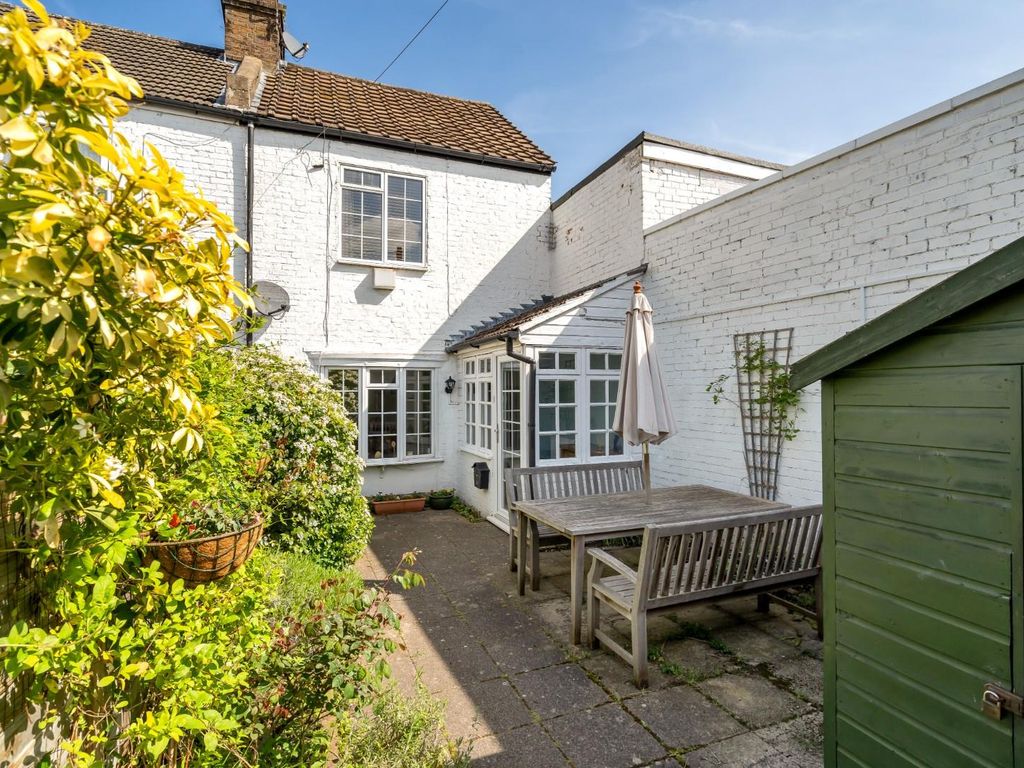 2 bed terraced house for sale in Mill Lane, Windsor SL4, £385,000 Zoopla