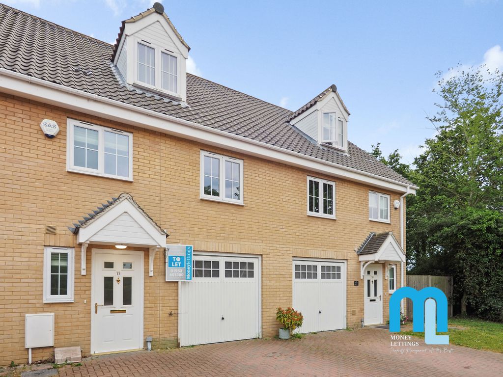 3 bed terraced house to rent in Wellesley Close, Poringland, Norwich