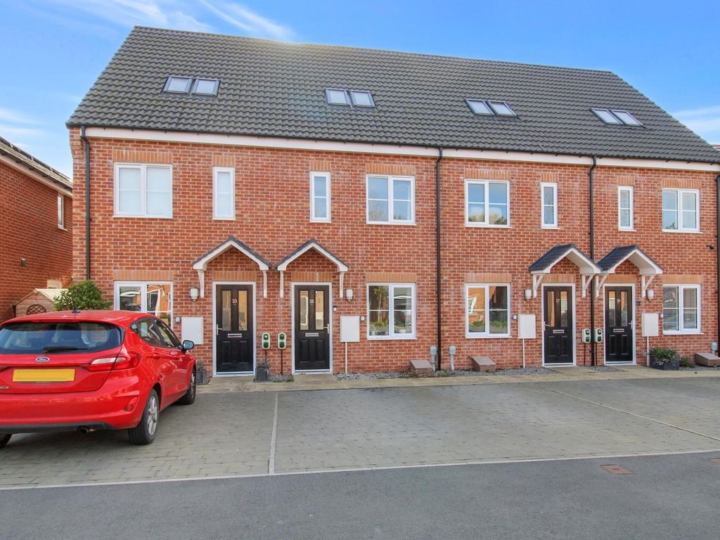 3 bed terraced house for sale in St. Wilfrids Crescent, Ripon HG4, £