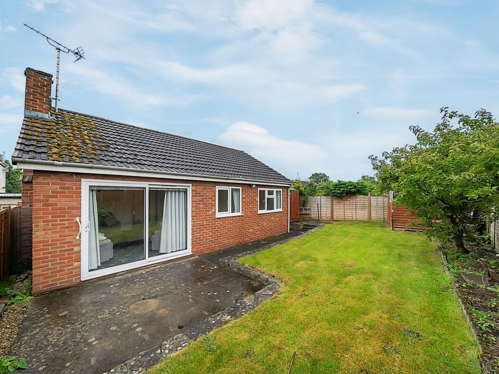3 bed bungalow for sale in Brooklyn Gardens, Cheltenham