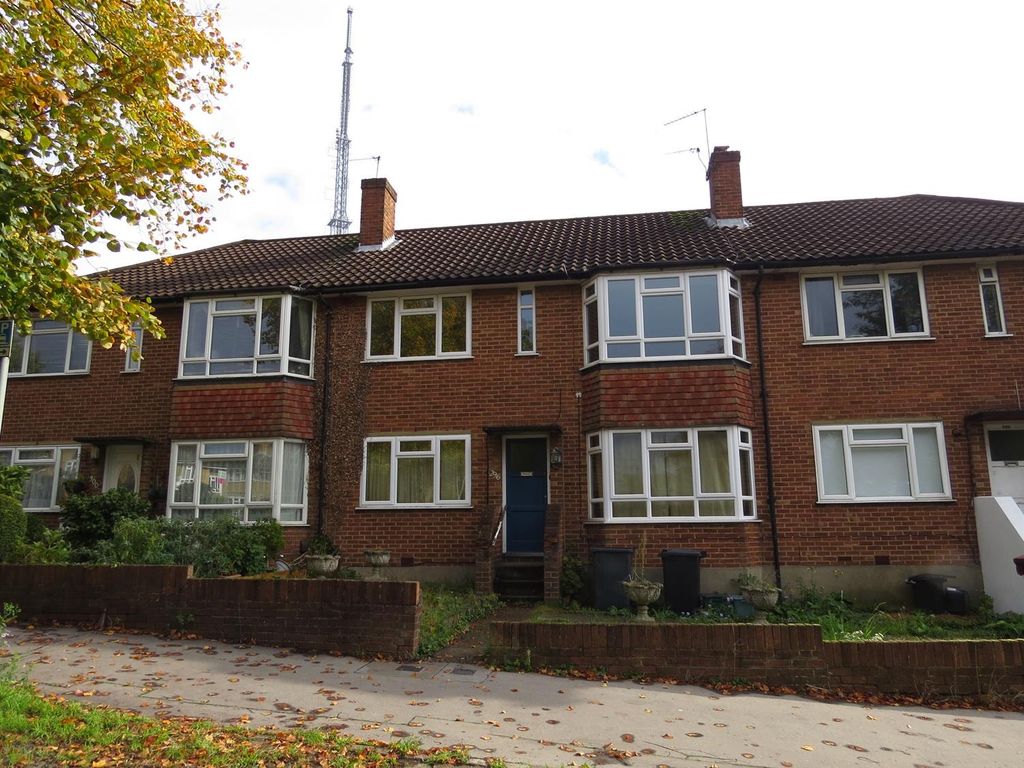 2 bed to rent in Grange Road, Crystal Palace, London SE19, £