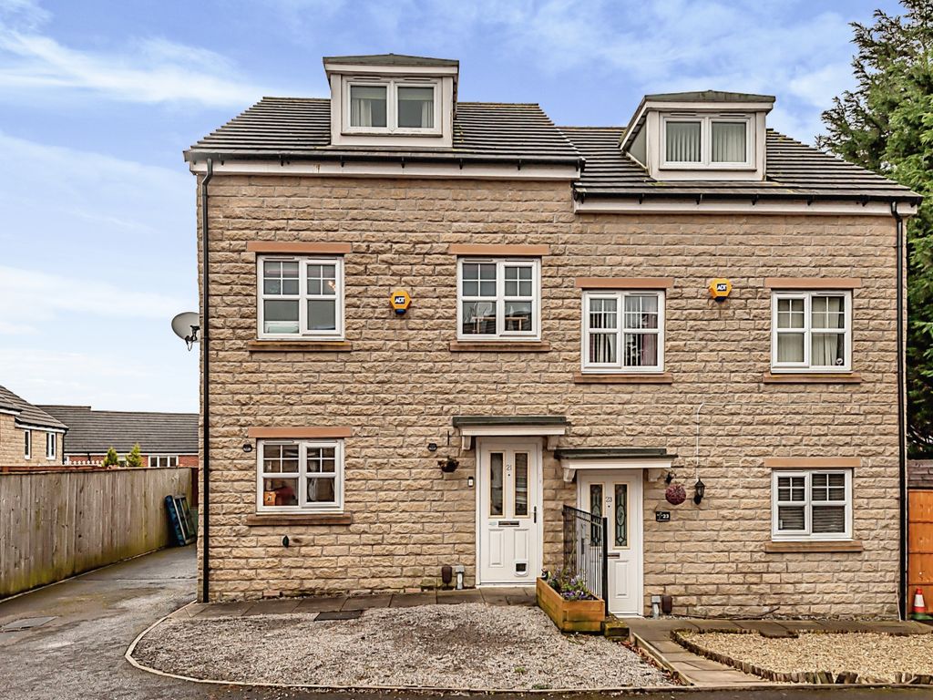 3 bed semidetached house for sale in Fallowfield Gardens, Bradford BD4