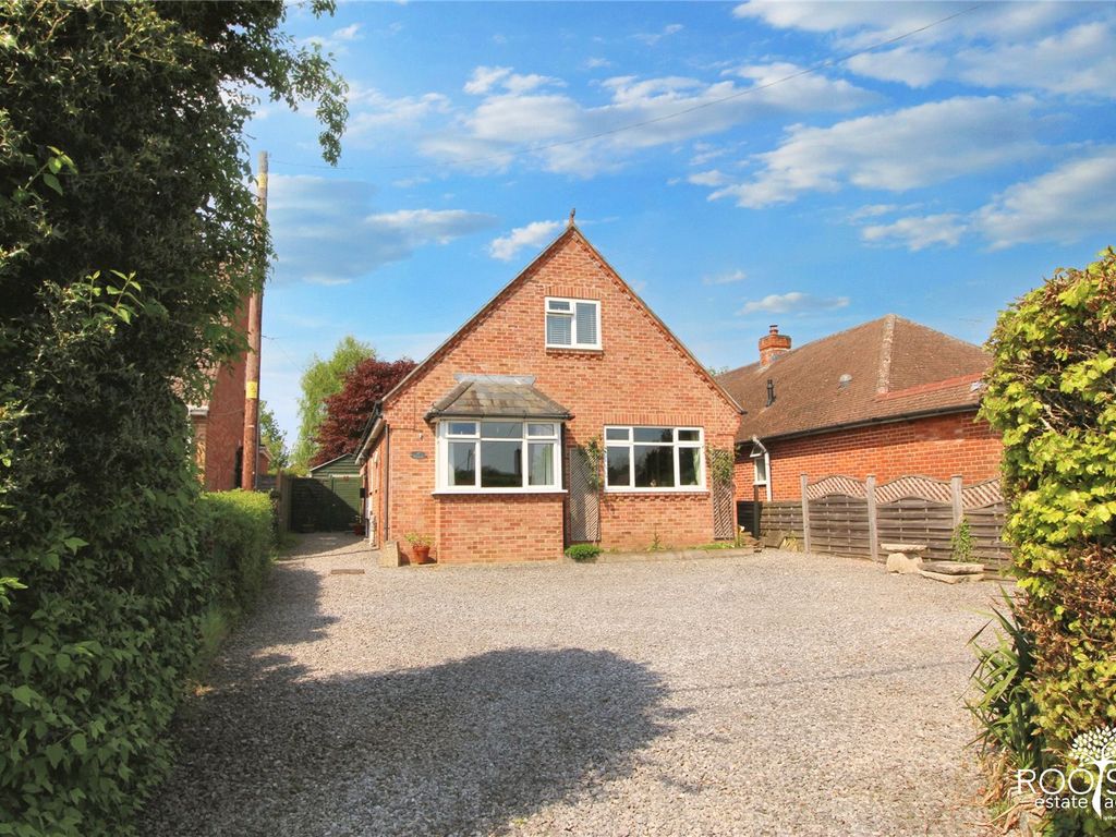 4 bed detached house for sale in Elmhurst Road, Thatcham, Berkshire