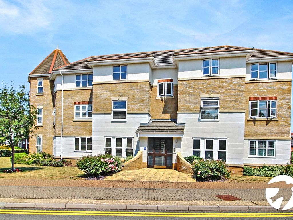 2 bed flat to rent in Island Way East, St. Marys Island, Chatham ME4