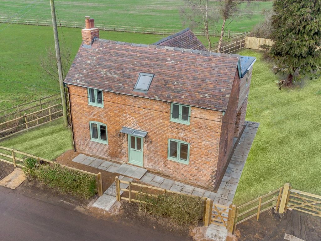 3 bed detached house for sale in Old Woods, Nr. Walford Heath