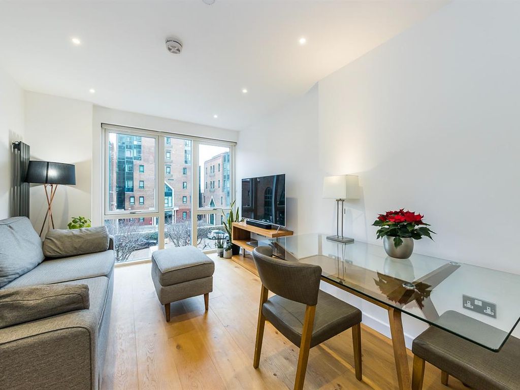 1 bed flat to rent in Waterford Court, Canary Wharf E14 Zoopla