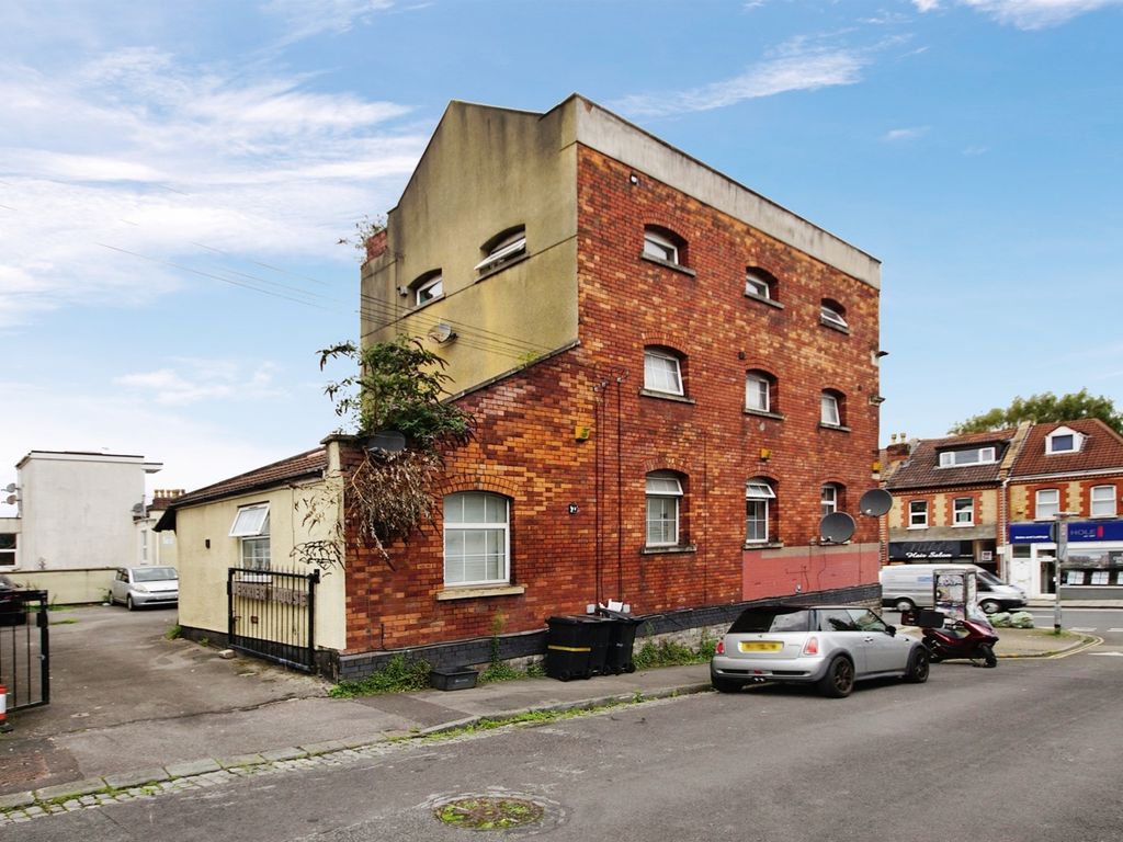 2 bed flat for sale in Verrier Road, Redfield, Bristol BS5, £230,000