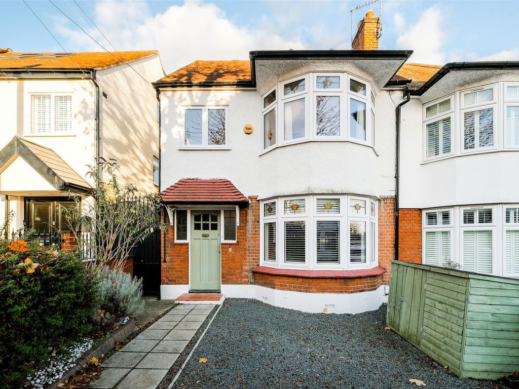 4 bed semidetached house to rent in Kimberley Road, Chingford E4, £