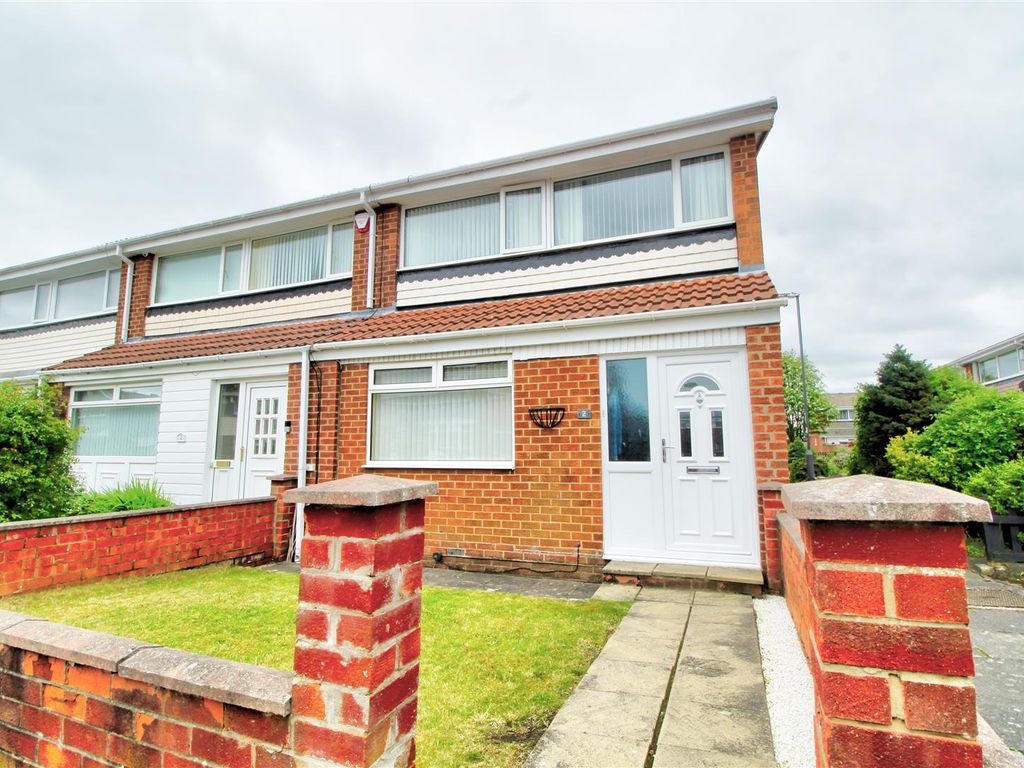 3 bed end terrace house for sale in Blackthorn Drive, Battlehill