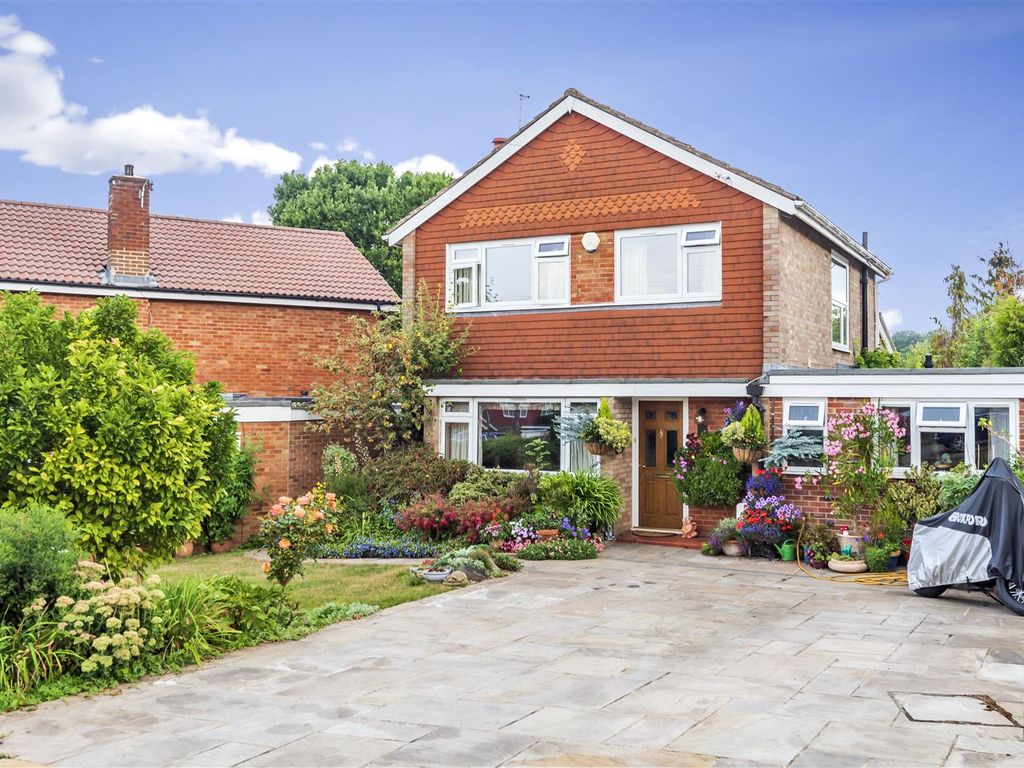 4 bed detached house for sale in Devitt Close, Ashtead KT21 Zoopla