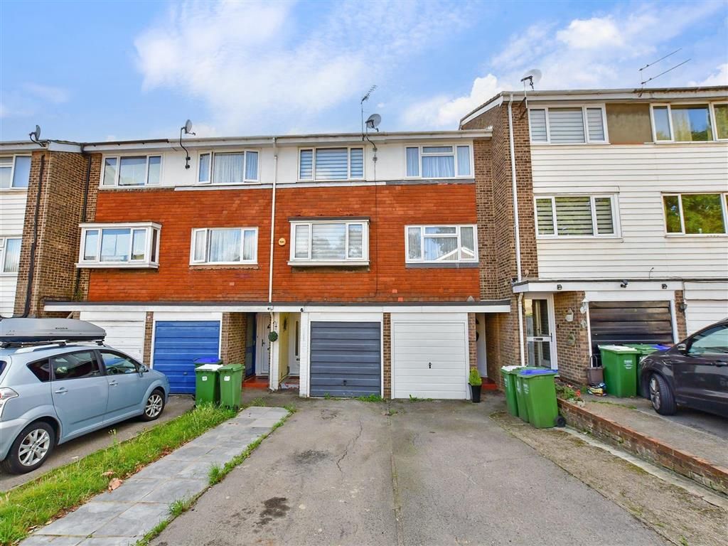 3 bed town house for sale in Silver Spring Close, Erith, Kent DA8, £