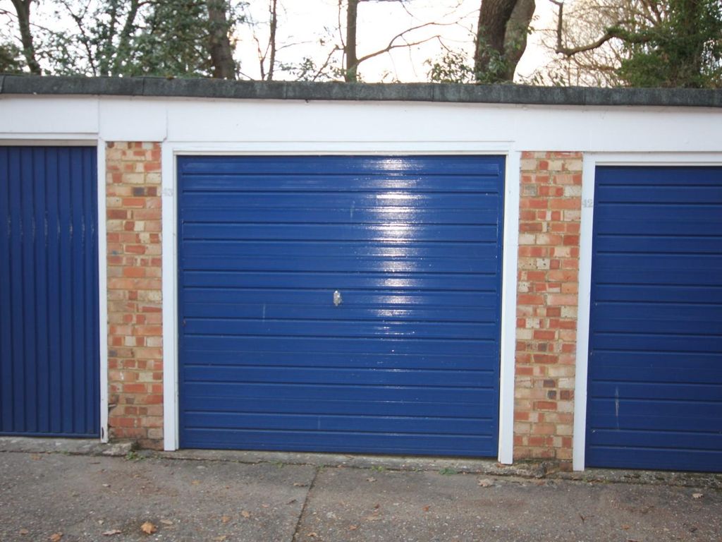Parking/garage to rent in Paddockhall Road, Haywards Heath RH16 Zoopla