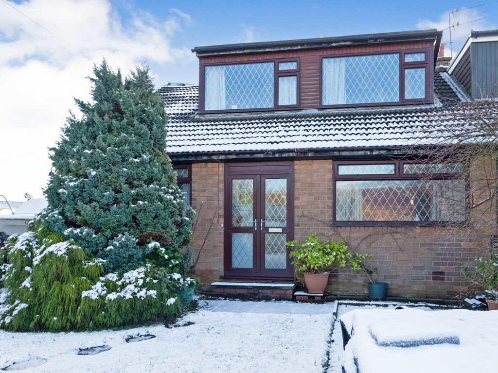 3 bed bungalow for sale in Trent Road, Shaw, Oldham, Greater Manchester