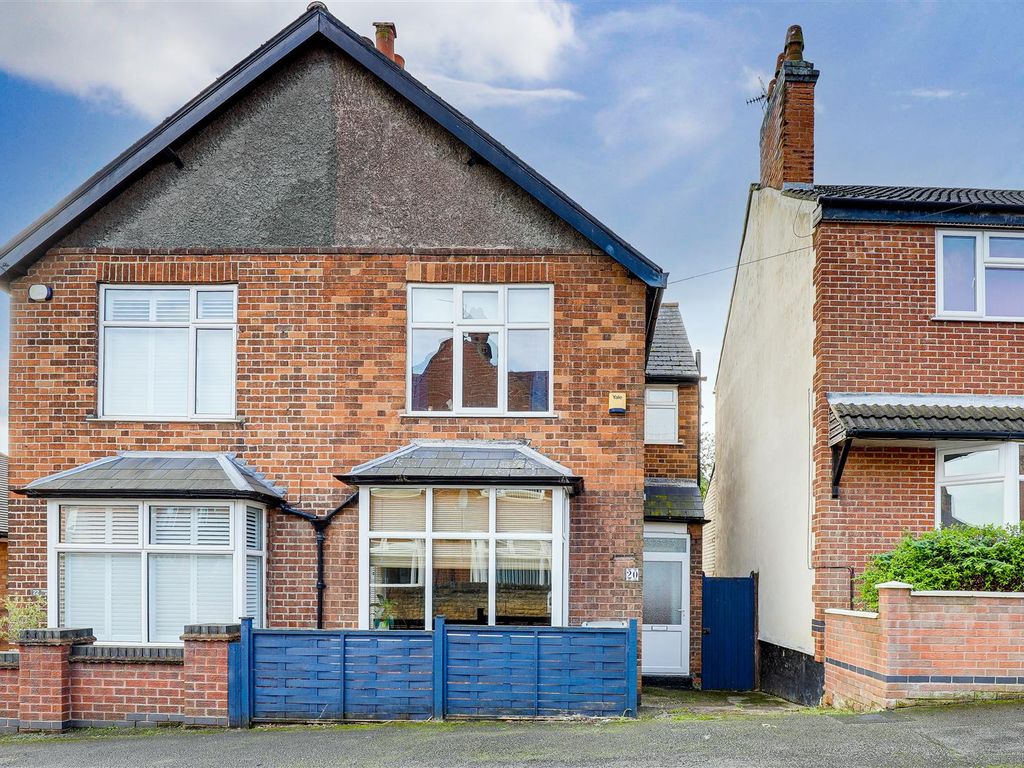 3 bed semidetached house for sale in Thorney Hill, Thorneywood