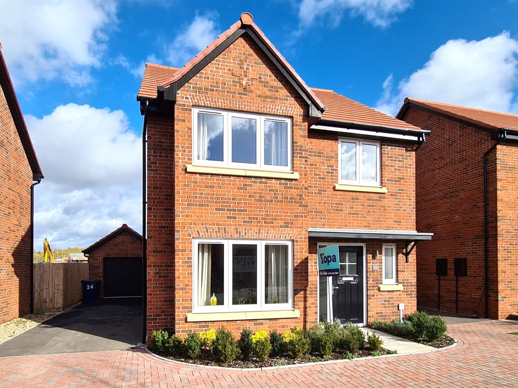 4 bed detached house for sale in Bluebell Crescent, Brockworth
