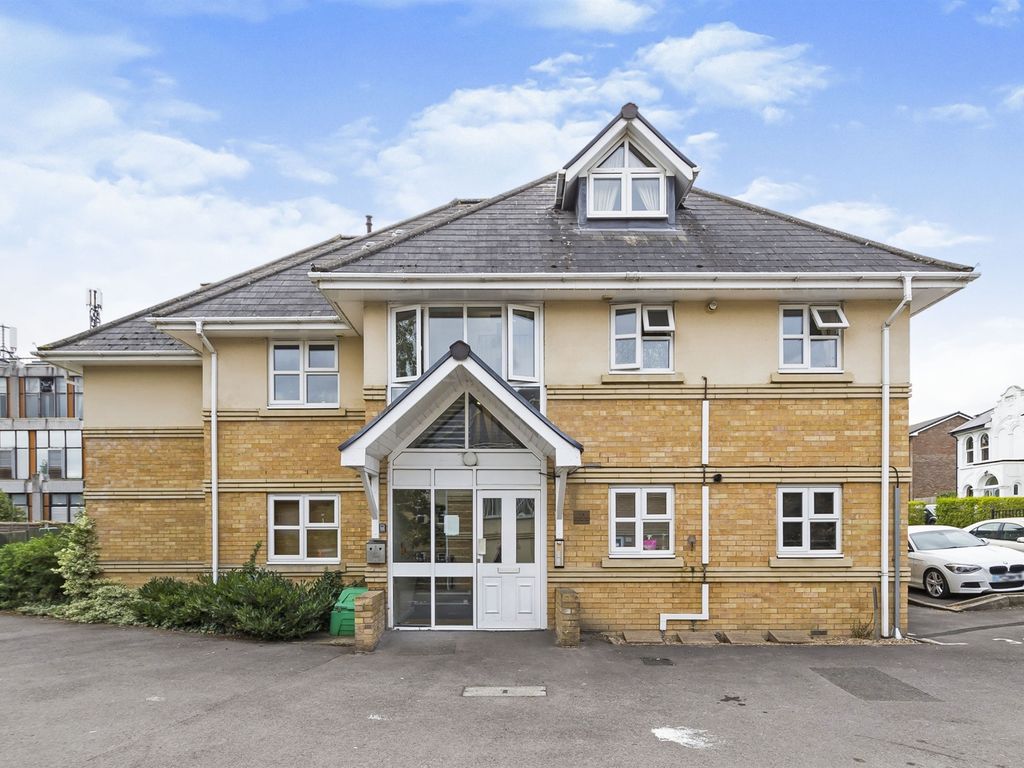 Warwick Road, Redhill RH1  