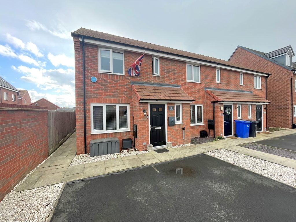 3 bed semidetached house for sale in Malin Close, BurtonOnTrent DE14