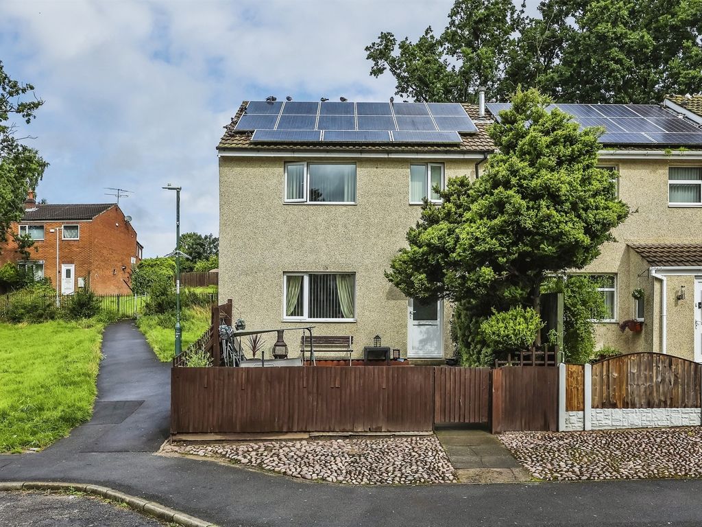 3 bed end terrace house for sale in Lytham Gardens, Nottingham NG5, £