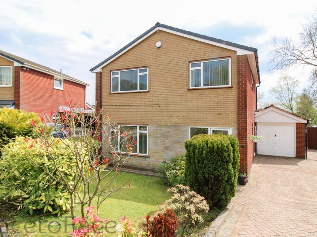 4 bed detached house for sale in Heald Close, Rochdale OL12, £339,500