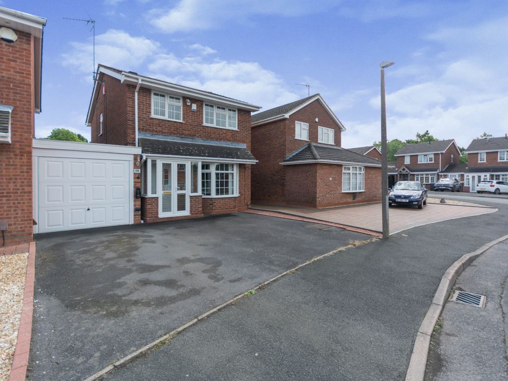 3 bed detached house for sale in Hollyberry Close, Redditch B98 Zoopla