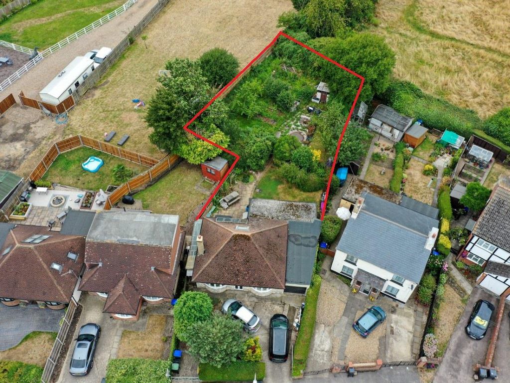 3 bed detached bungalow for sale in Swallow Street, Iver SL0 Zoopla