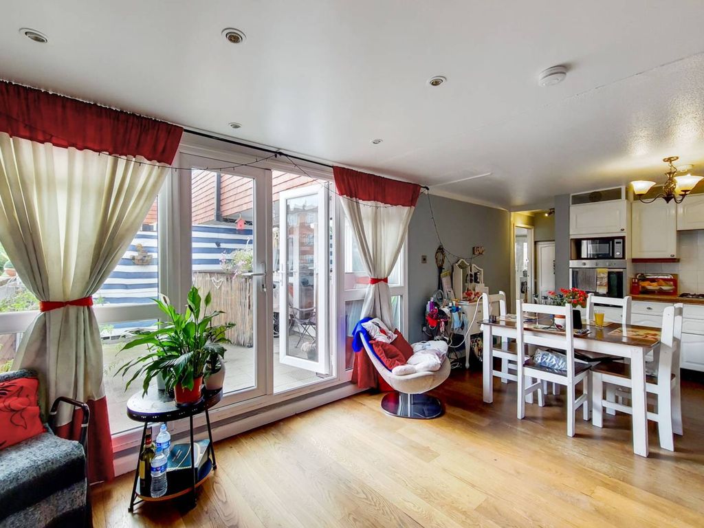 Sadler Close, Mitcham CR4  