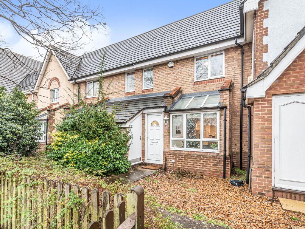 2 bed terraced house for sale in Headley Road East, Woodley, Reading