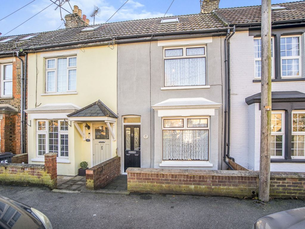 4 bed terraced house for sale in Bush Road, Cuxton, Rochester ME2 Zoopla