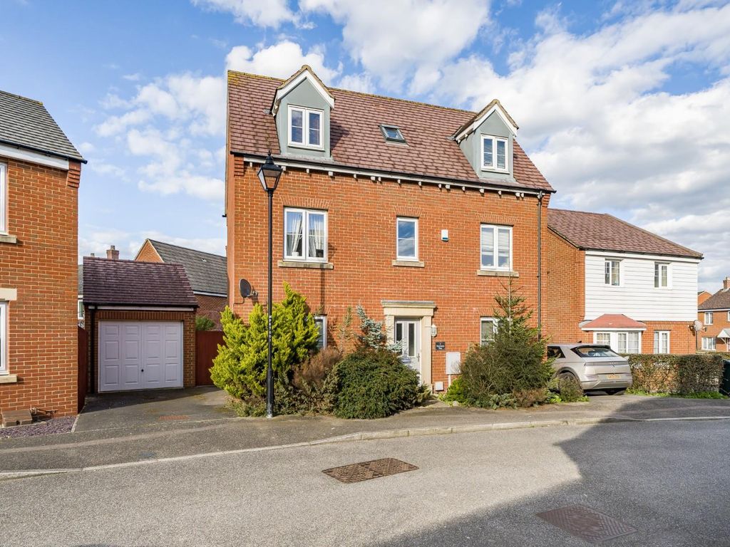 4 bed detached house for sale in Pearmain Way, Singleton, Ashford TN23