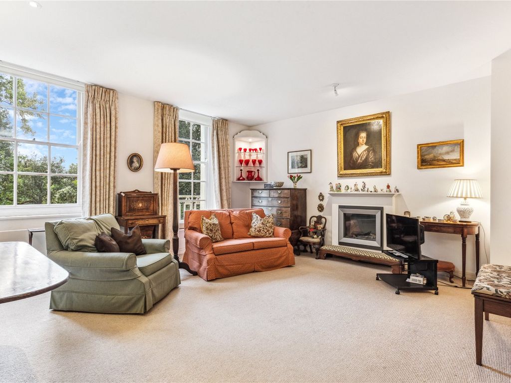 3 bed flat for sale in Rivermead Court, Fulham, London SW6, £1,375,000