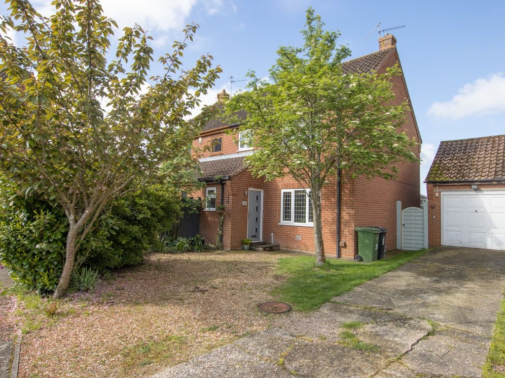 3 bed semidetached house for sale in Old Hall Drive, Dersingham, King