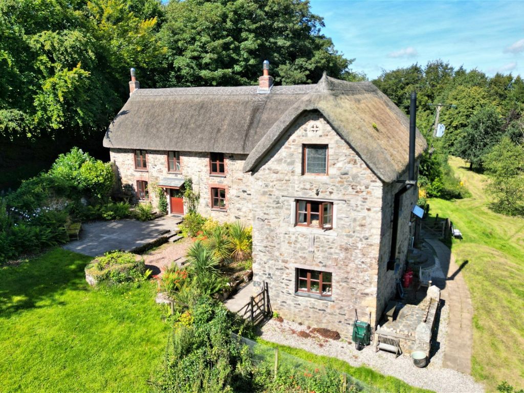 6 bed country house for sale in Tongue End, Okehampton EX20, £735,000