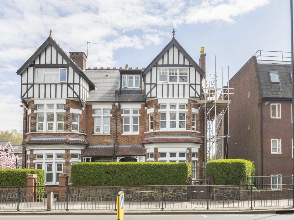 Room to rent in Muswell Hill Road, London N10, £950 pcm Zoopla