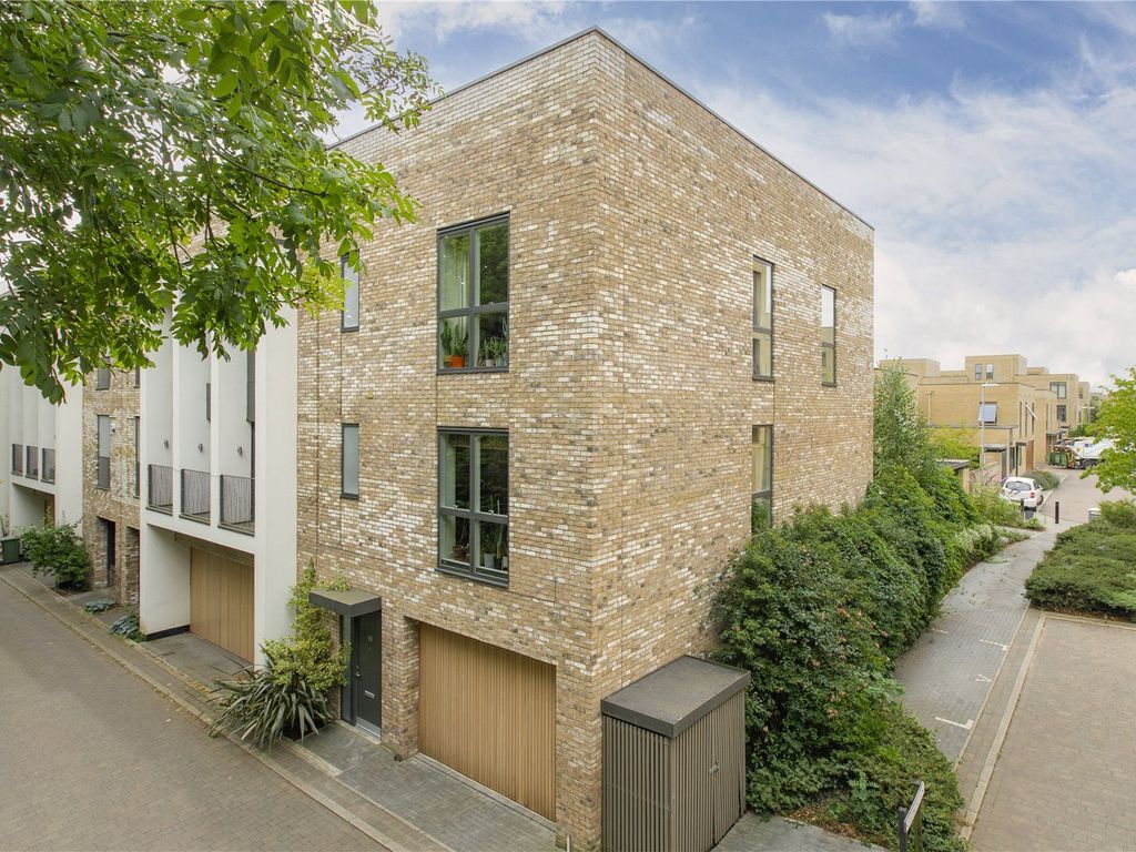 Plantation Avenue, Trumpington, Cambridge CB2  