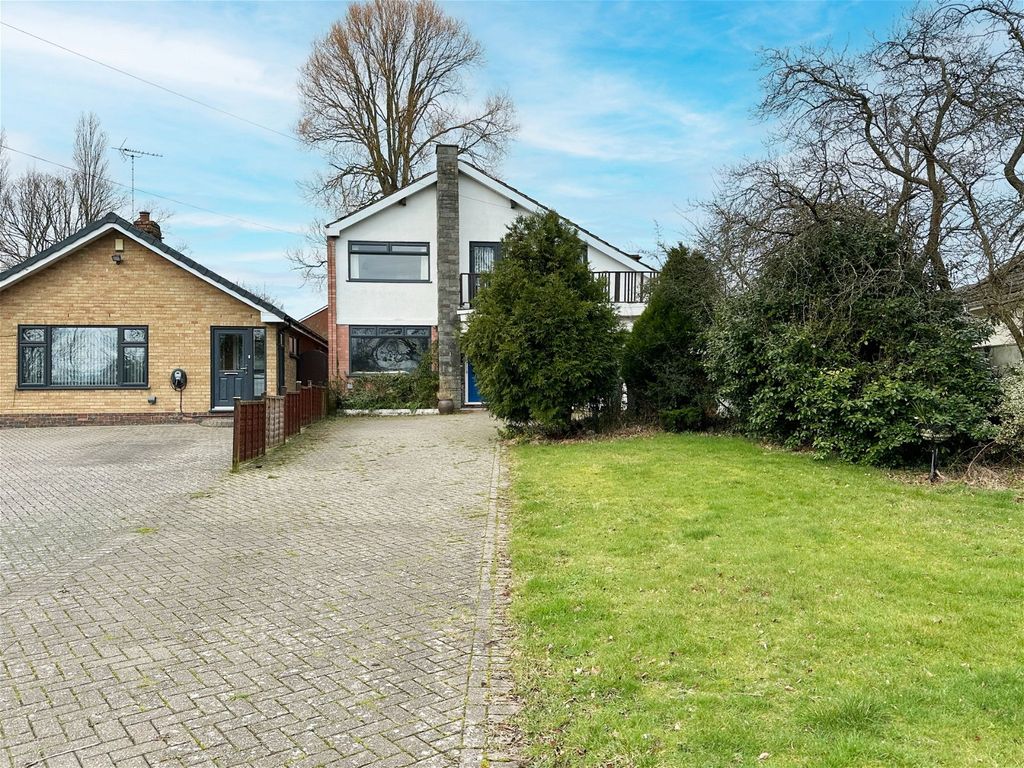 4 bed detached house for sale in Creynolds Lane, Cheswick Green