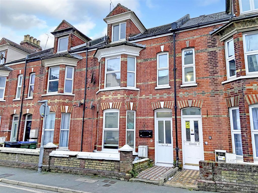 2 bed shared for sale in Clifton Road, Littlehampton BN17