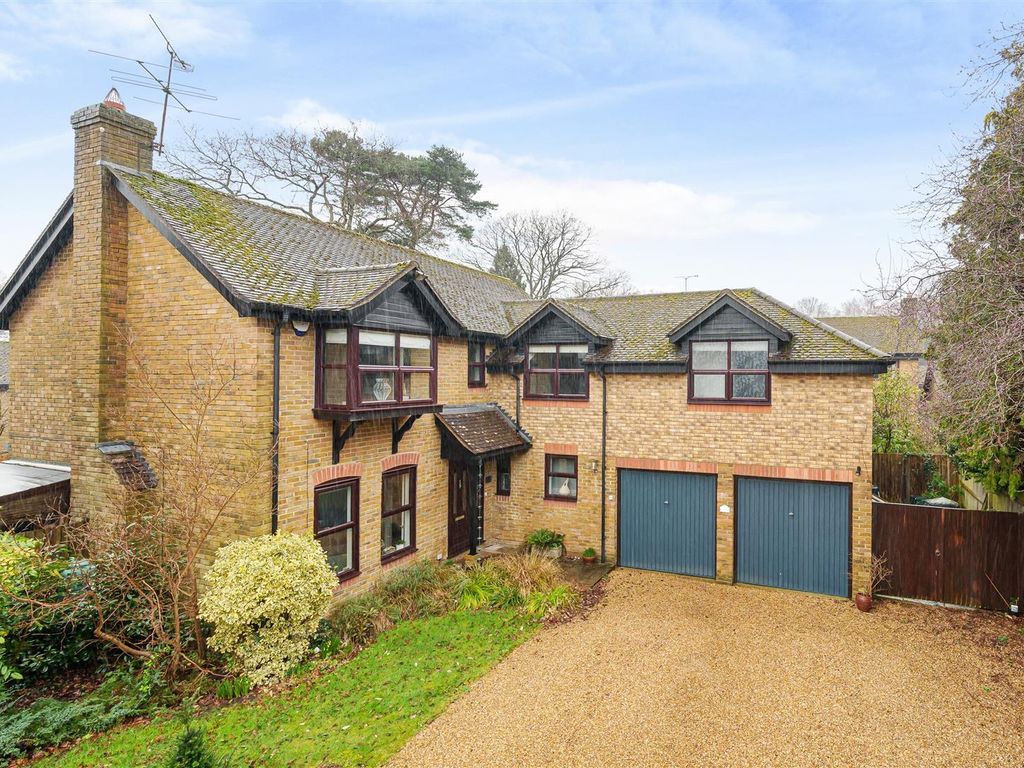 4 bed detached house for sale in Japonica Close, Wokingham, Berkshire RG41, £985,000 Zoopla