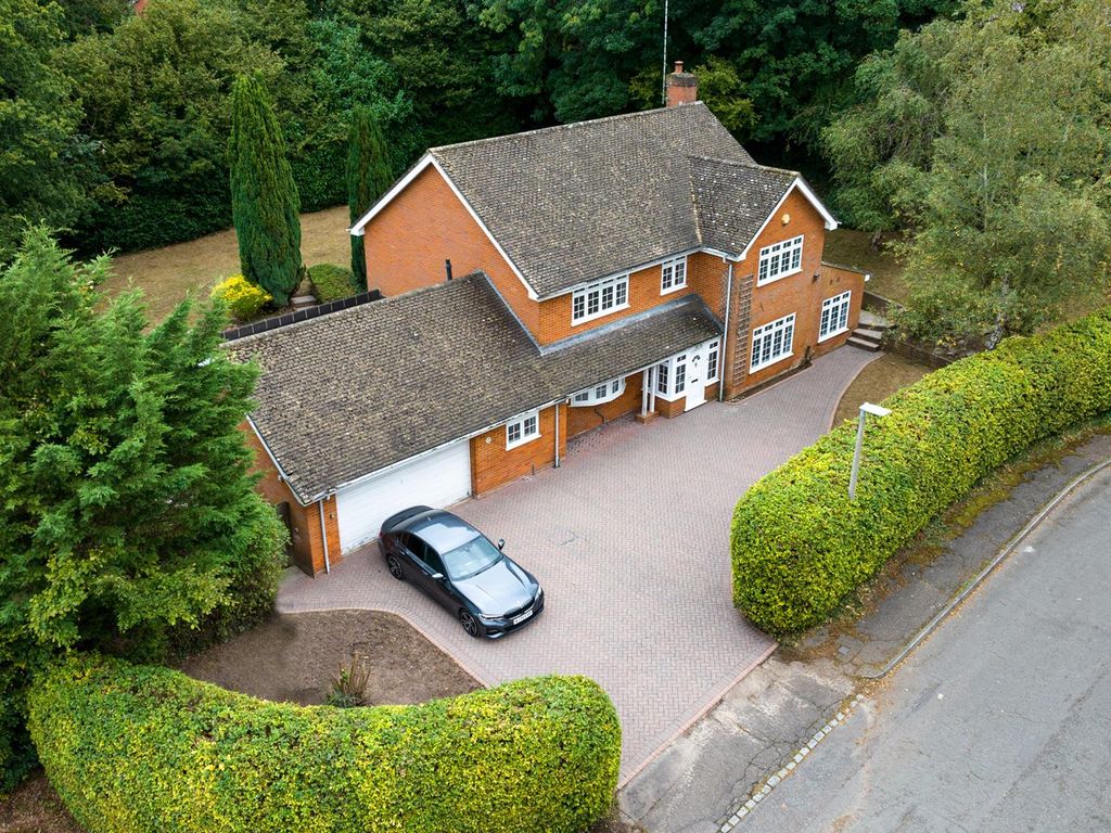 4 bed detached house for sale in Roefields Close, Felden, Hertfordshire
